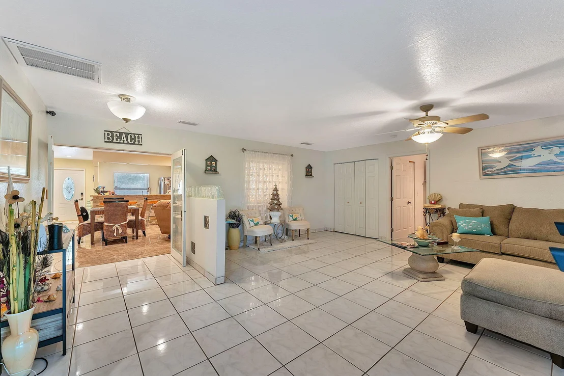 Photo of 249 SW 9th Circle