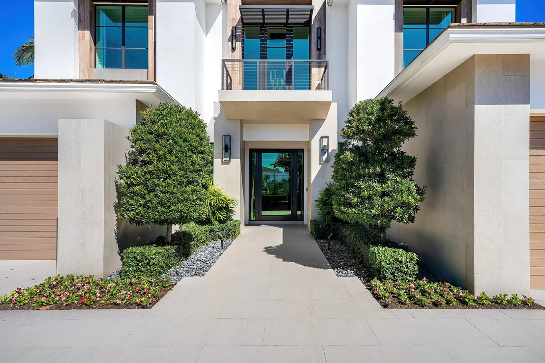 Photo of 471 ROYAL PALM Way