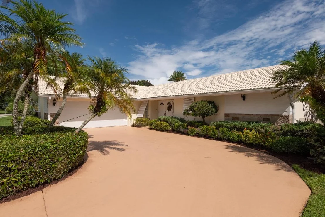 Photo of 2811 SE Fairway W