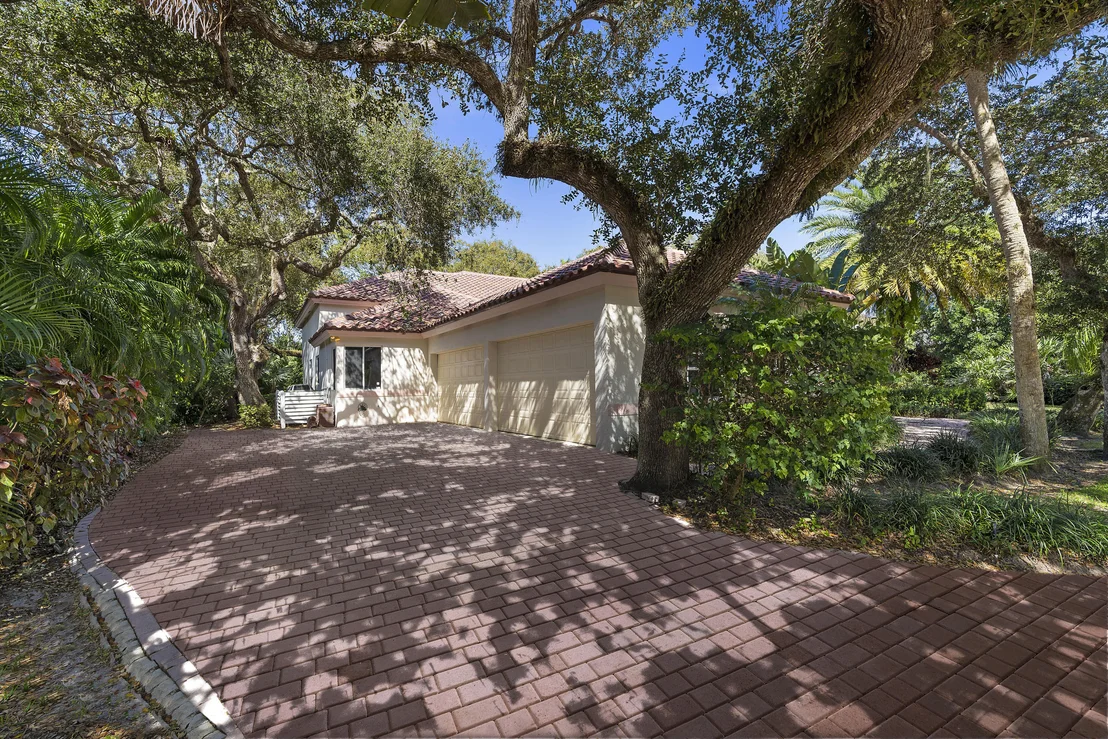 Photo of 540 Marbrisa Drive