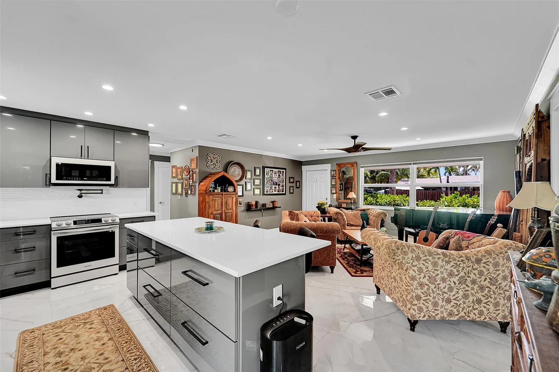 Photo of 240 SE 15th Avenue