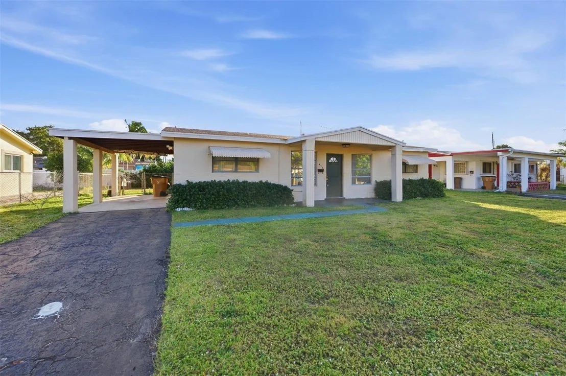 Photo of 4030 NW 3rd Way