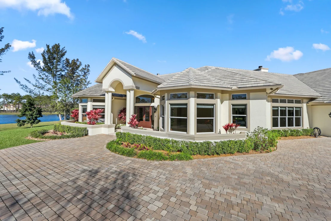 Photo of 11581 Manatee Terrace