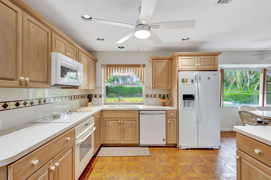 Photo of 1141 Pine Point Road