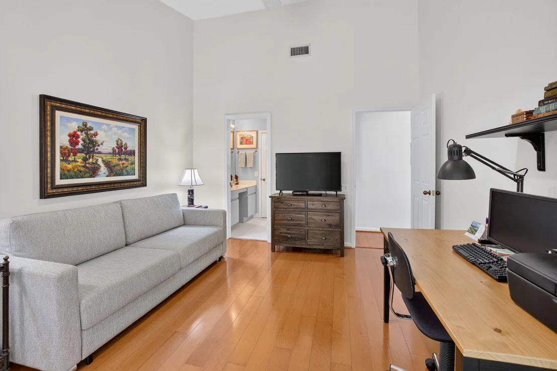 Photo of 21692 Cromwell Circle