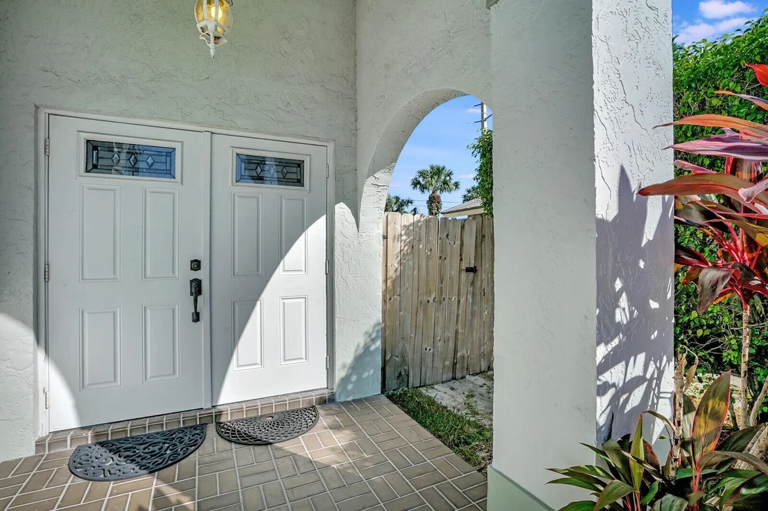 Photo of 5041 Rosen Boulevard
