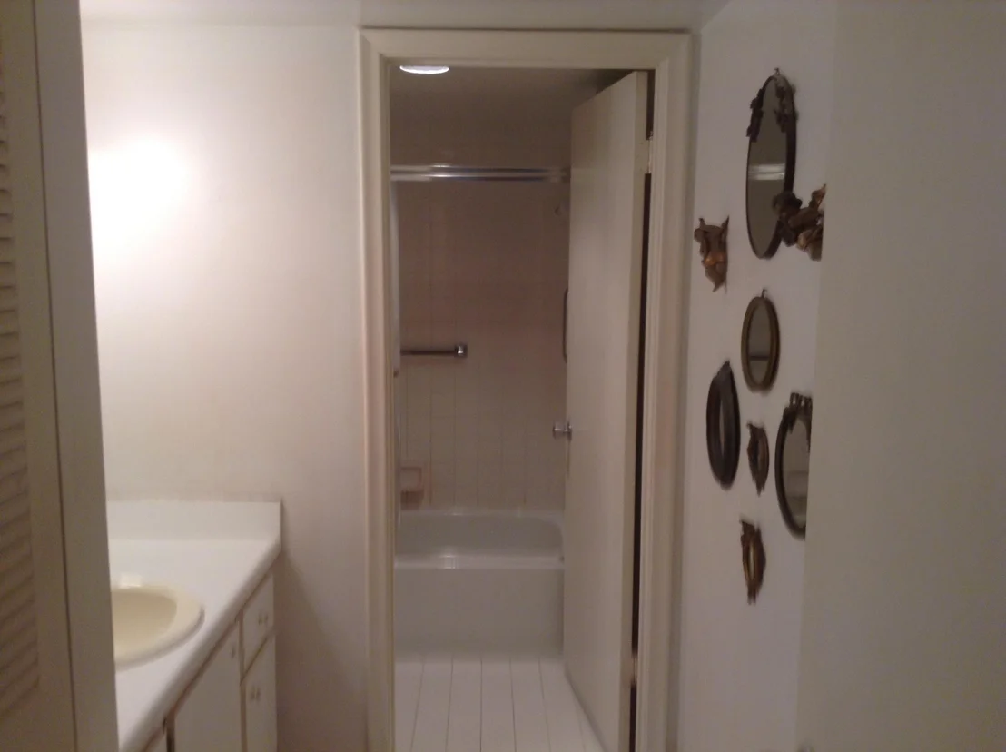 Photo of Unit H2 at 1901 Bermuda Circle