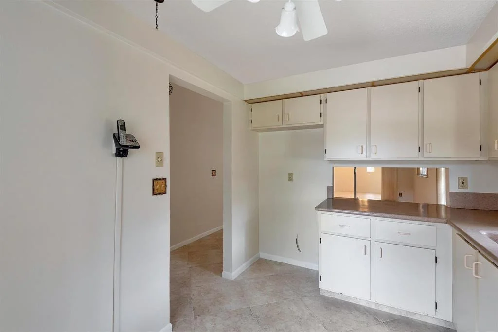 Photo of 8230 Springtree Road