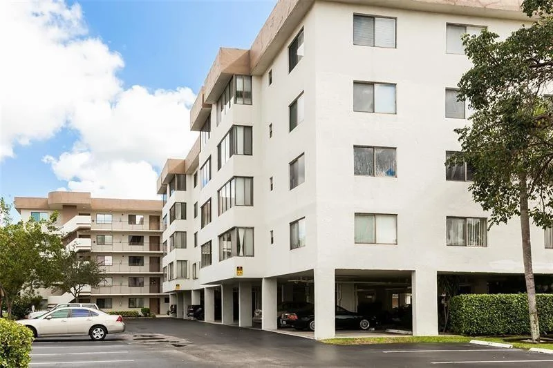 Photo of Unit 408 at 8030 Hampton Boulevard
