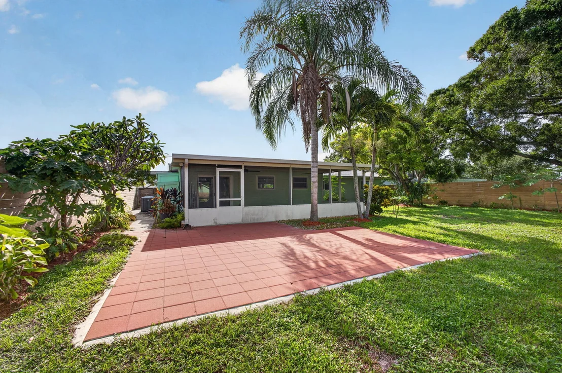 Photo of 502 Circle E