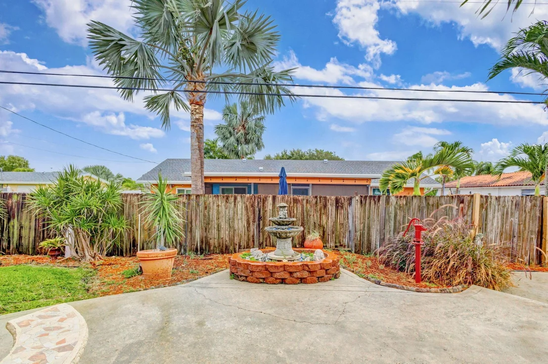 Photo of 86 W Coconut Drive