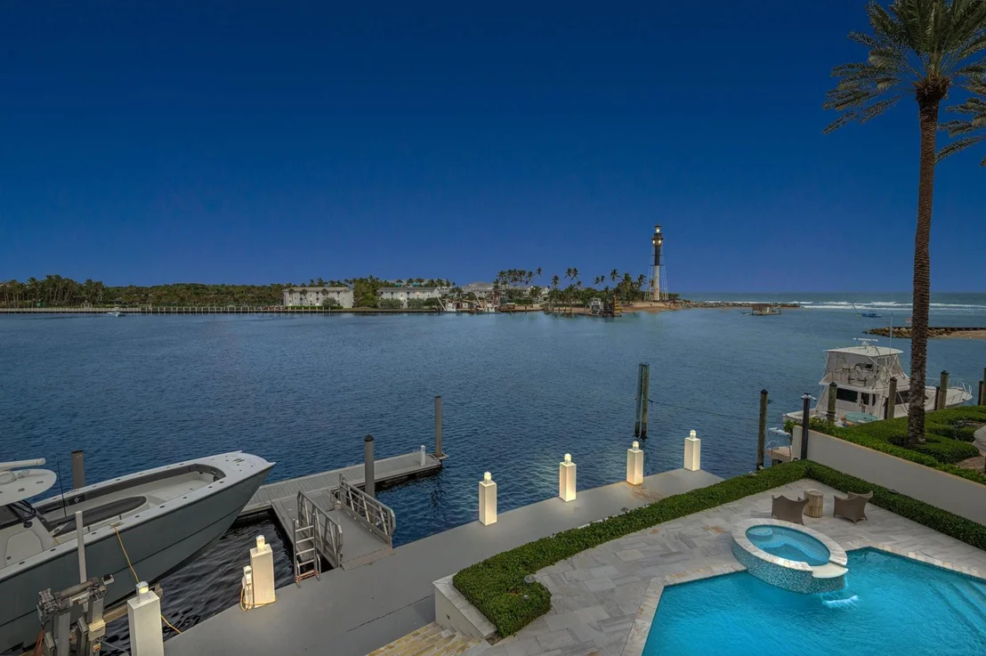 Photo of 2400 Bay Drive