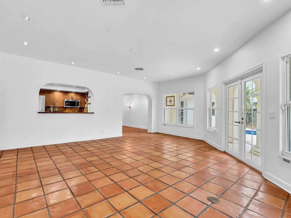 Photo of 898 Azalea Street
