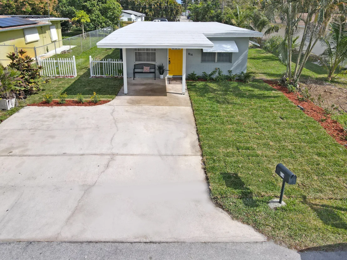 Photo of 814 Rudolf Road