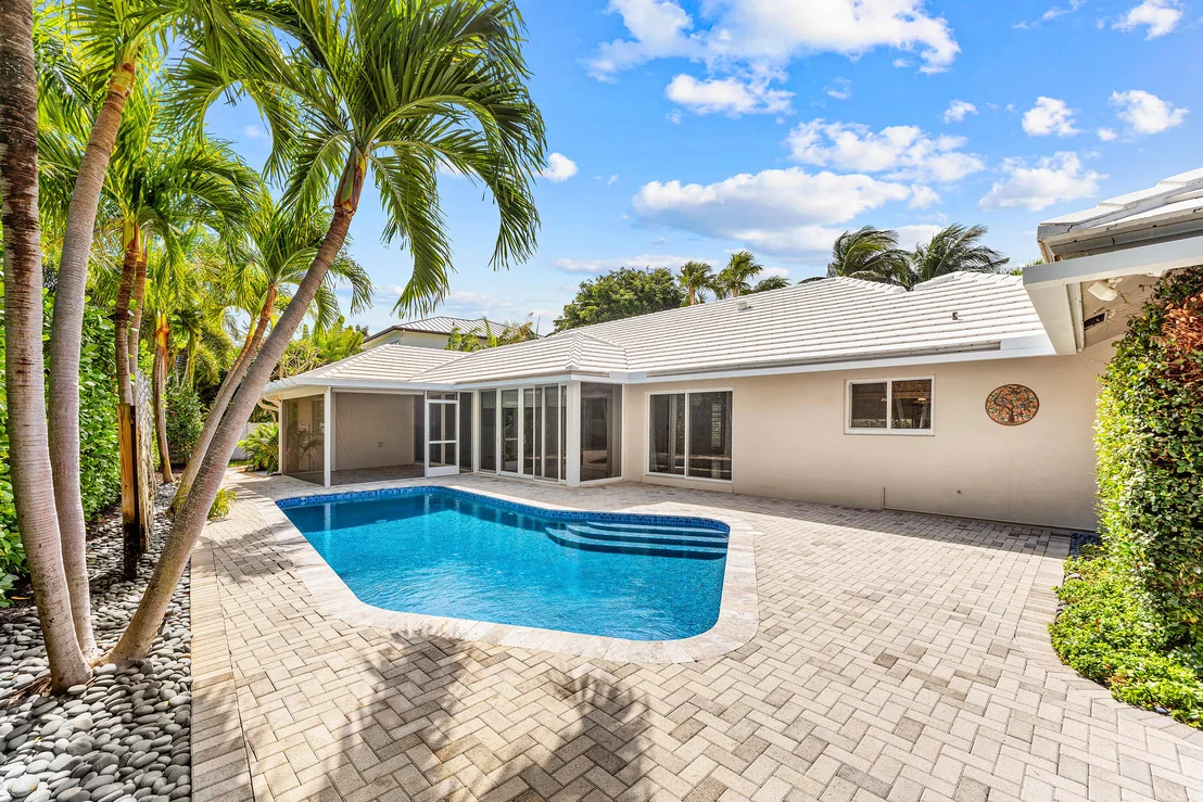 Photo of 947 Seasage Drive