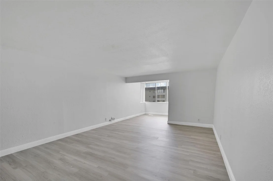 Photo of Unit 407 at 8020 Hampton Boulevard