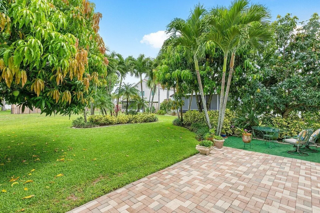 Photo of 6321 Lansdowne Circle