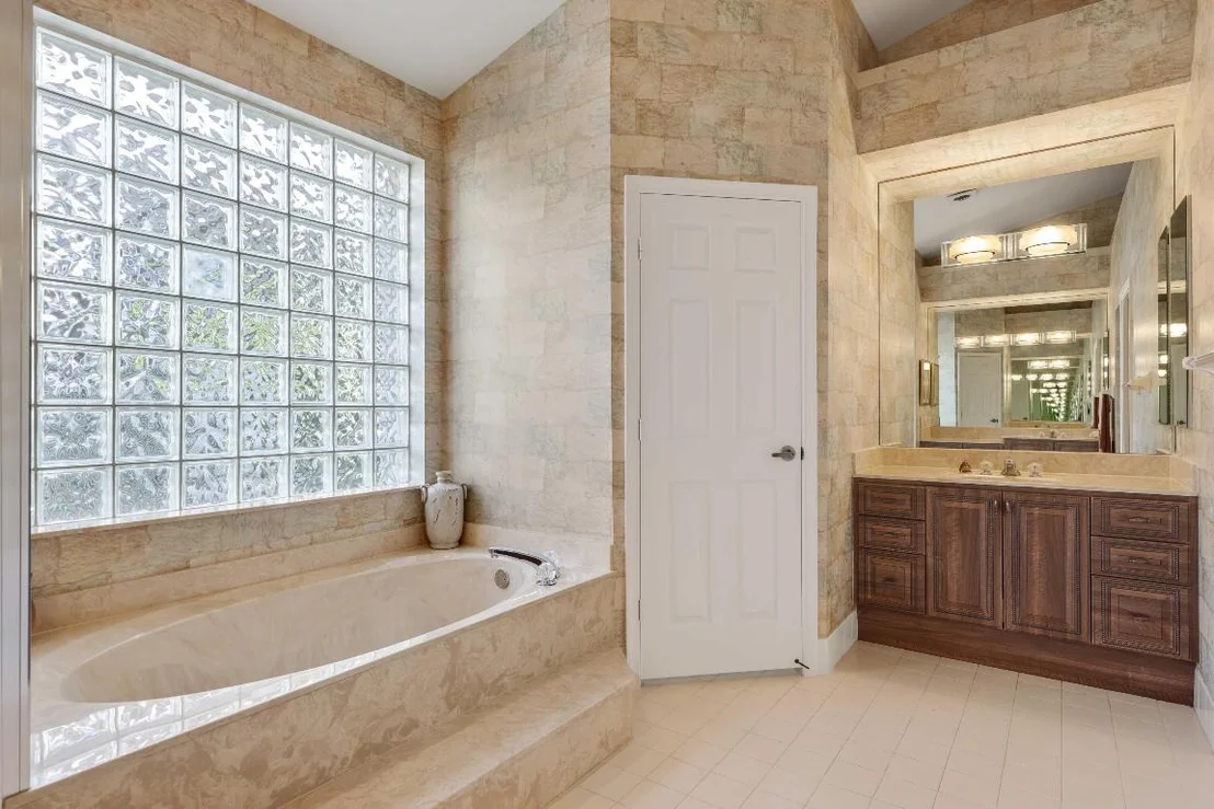 Photo of 7633 La Corniche Circle