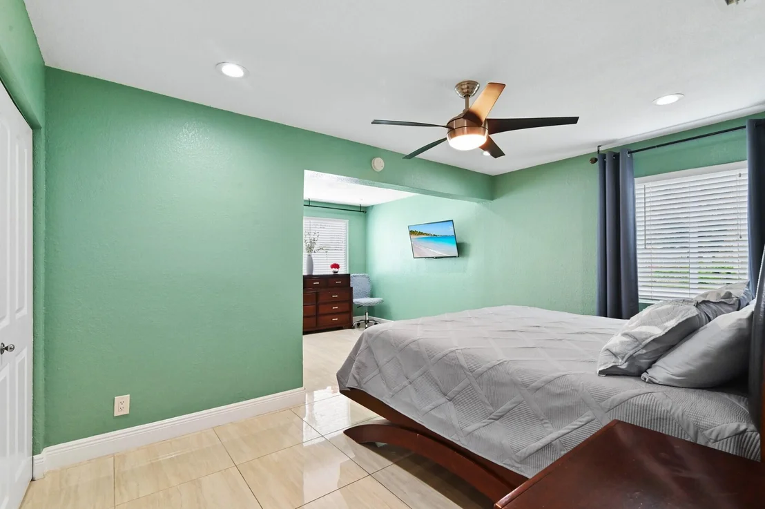 Photo of 124 Davis Road