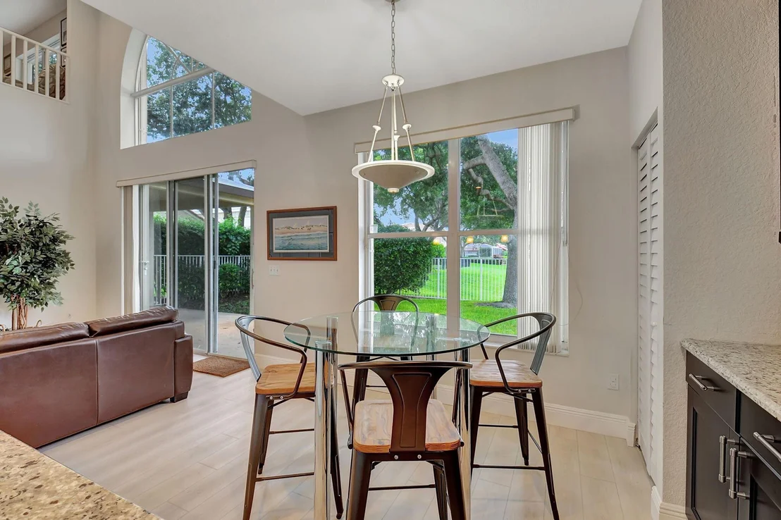 Photo of 7613 Charing Cross Lane