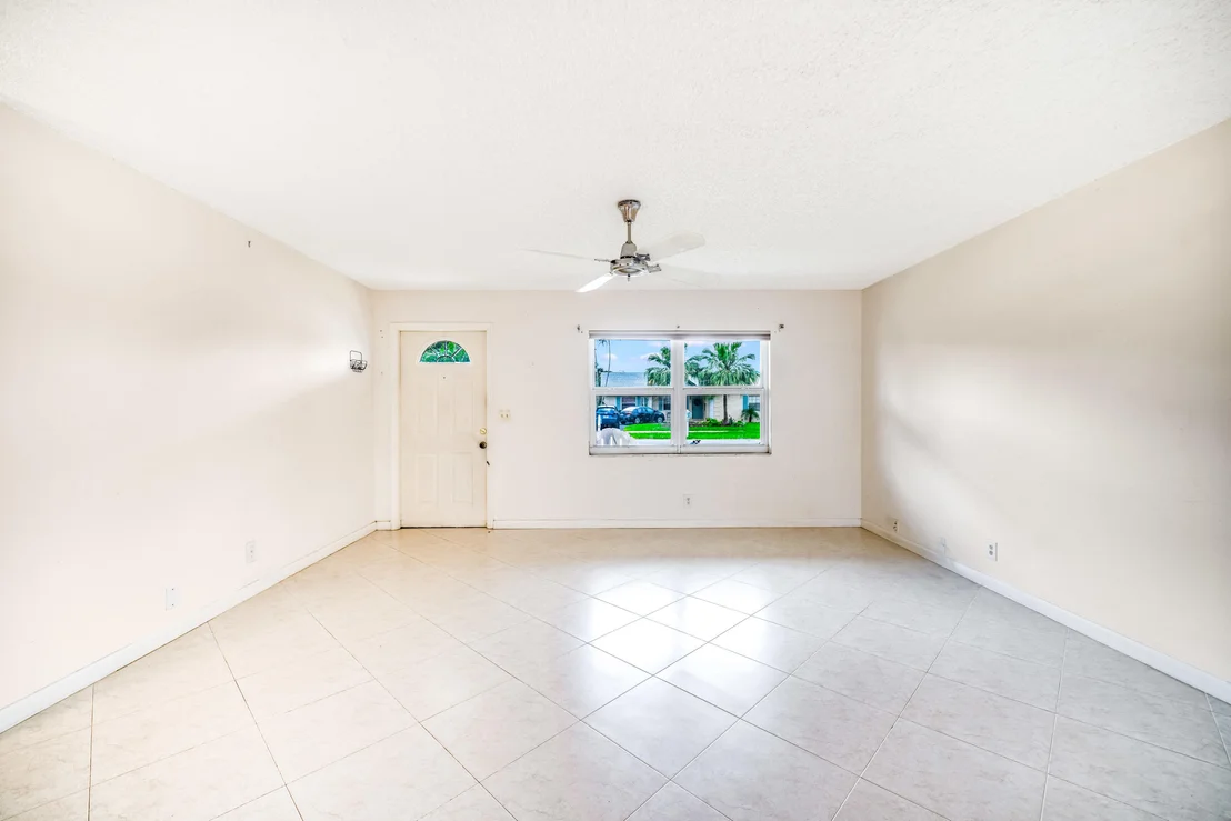 Photo of 19462 Carolina Circle