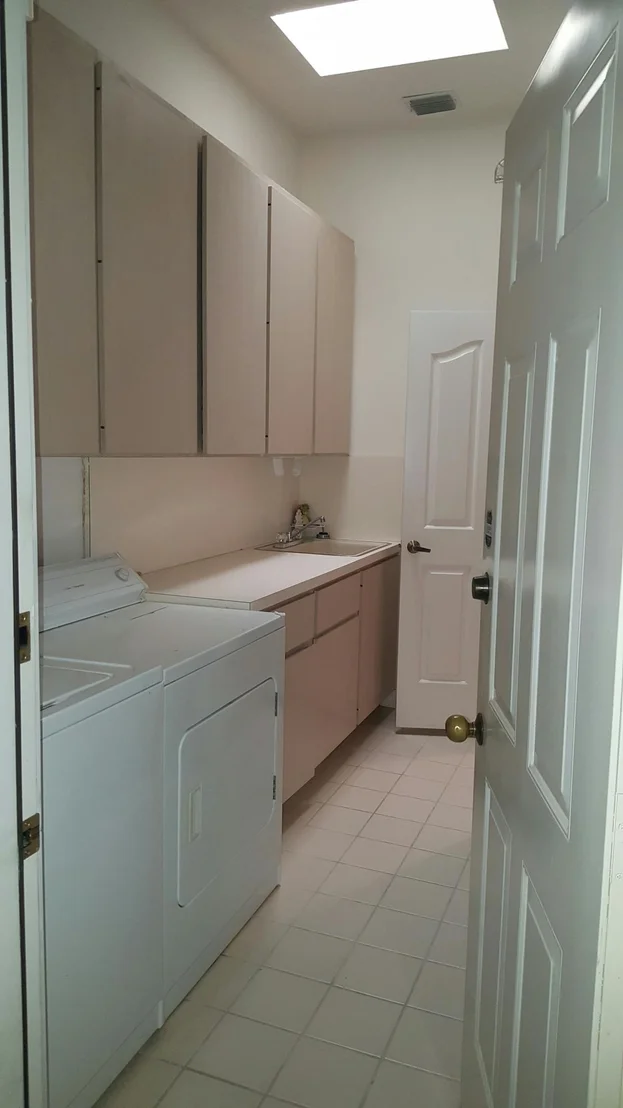 Photo of 165 S Hampton Drive