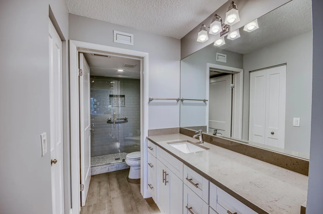 Photo of Unit E at 901 Pinecrest Circle