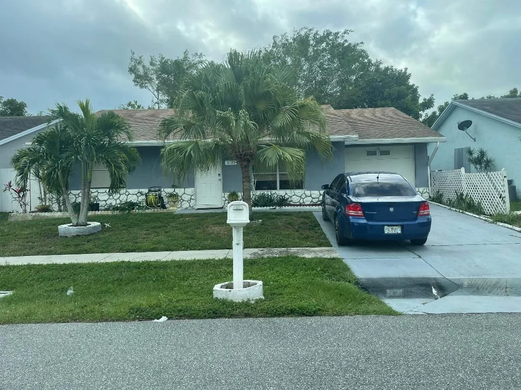 Photo of 6130 Bluegrass Circle