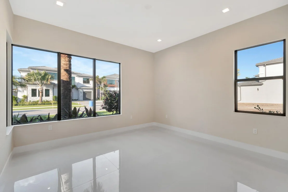 Photo of 9452 Riverside Park Drive