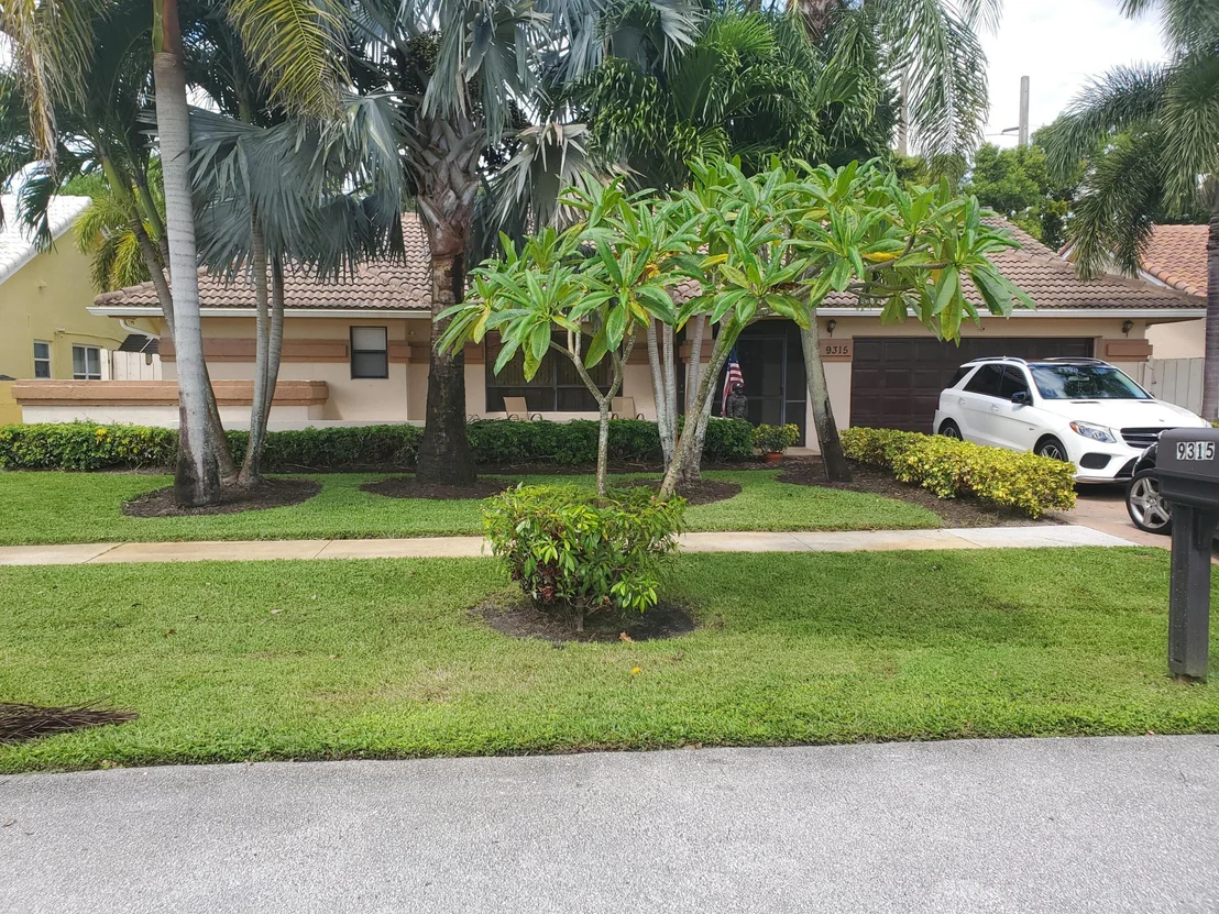 Photo of 9315 Laurel Green Drive S