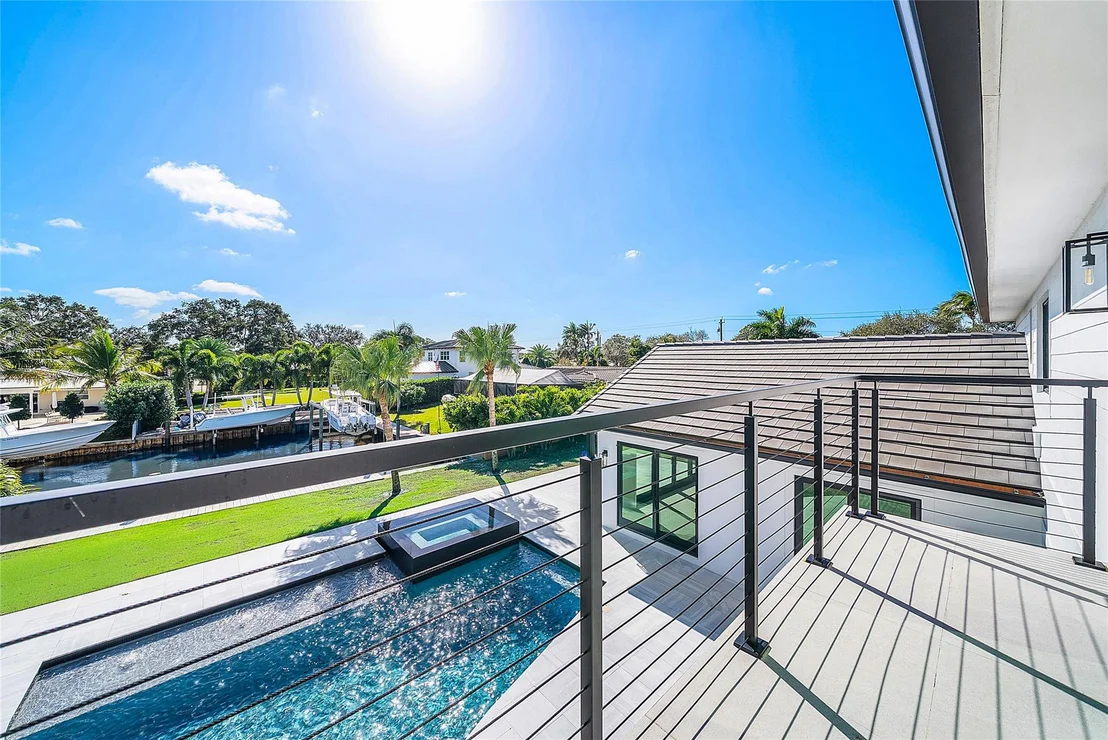 Photo of 8 LEEWARD Circle