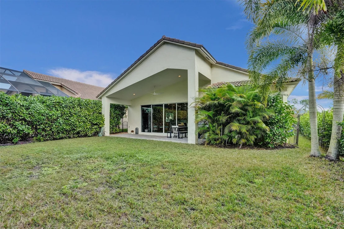 Photo of 6935 SE Twin Oaks Circle