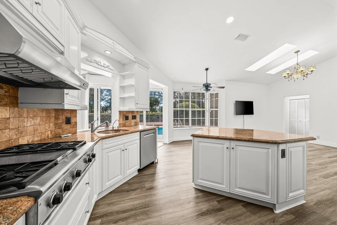 Photo of 230 Eagleton Estate Boulevard