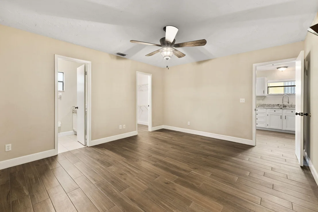 Photo of 3585 SE 8th Street