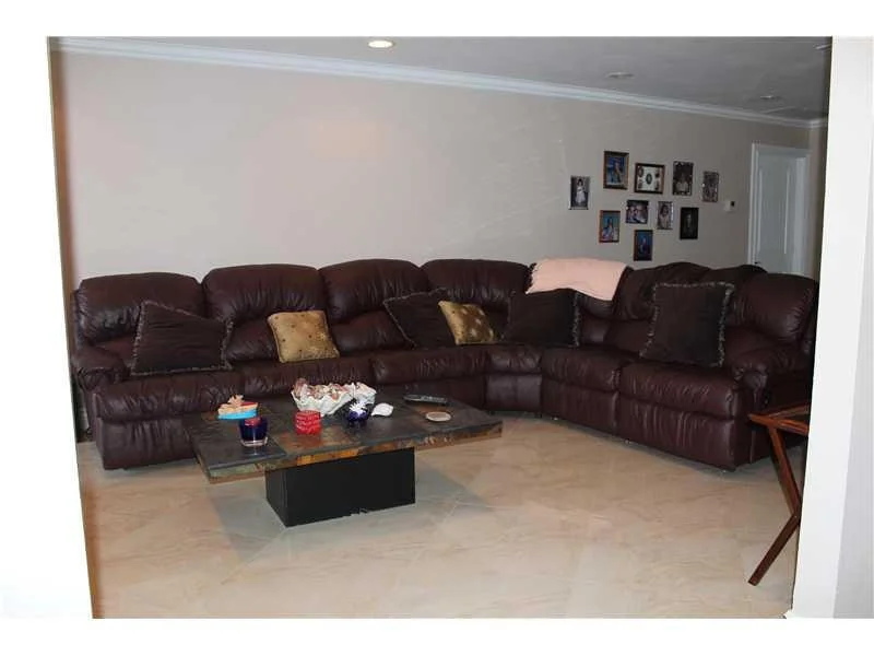 Photo of 2911 NE 48th Street