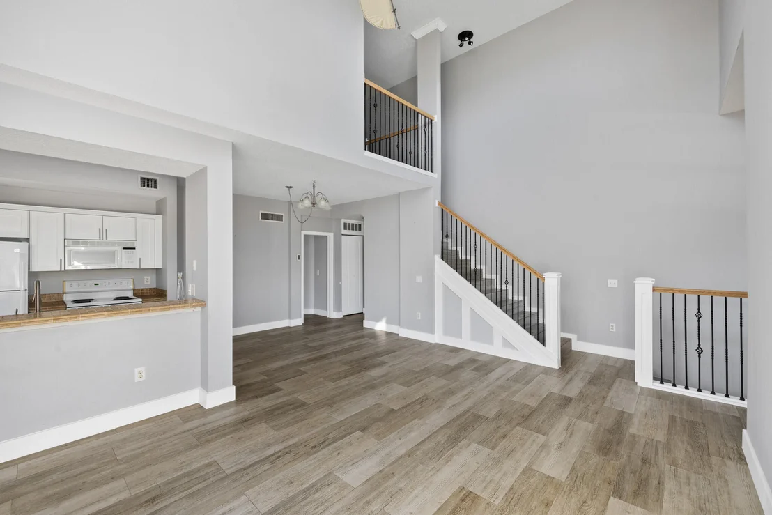 Photo of Unit 21 at 1116 University Boulevard