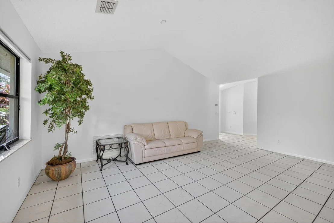 Photo of 3140 Old Orchard Road