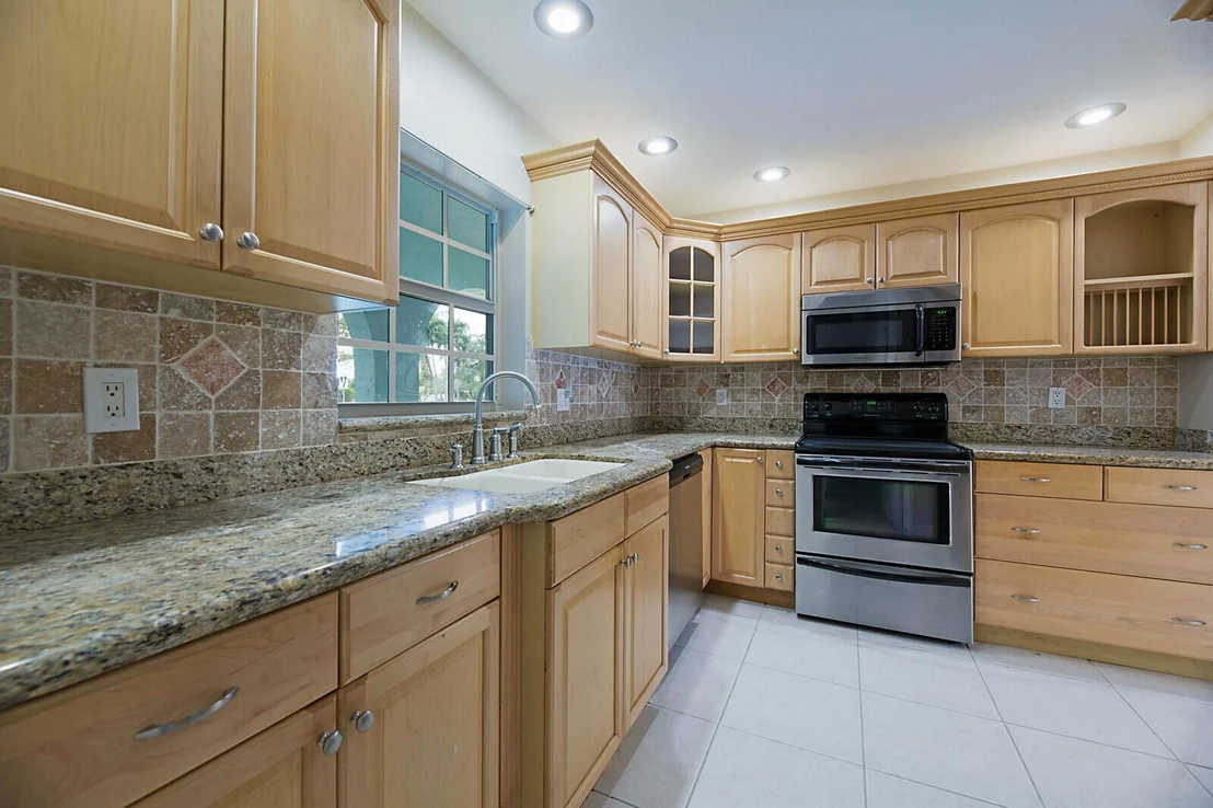 Photo of 643 Lindell Boulevard