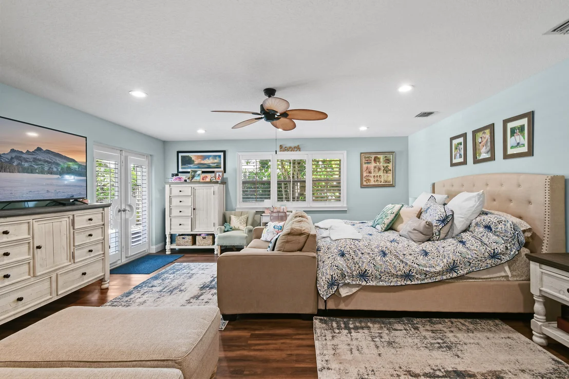 Photo of 106 Windsor Road E