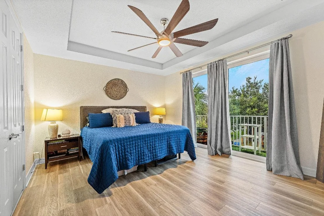 Photo of 1056 Community Drive