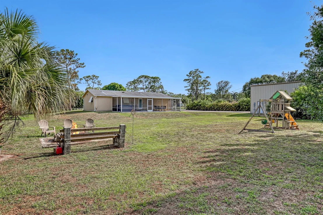 Photo of 15437 76th Road N