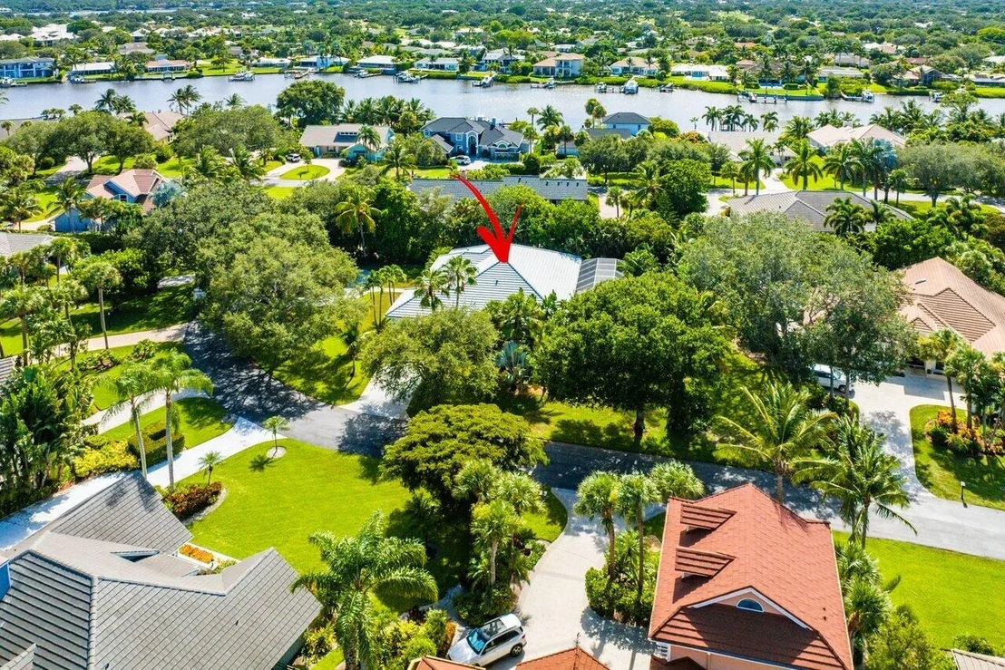 Photo of 18730 SE Lakeside Way