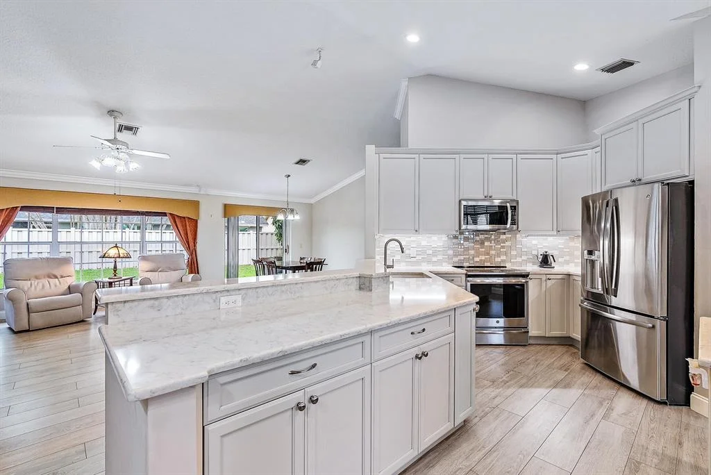 Photo of 257 Moccasin Trail W