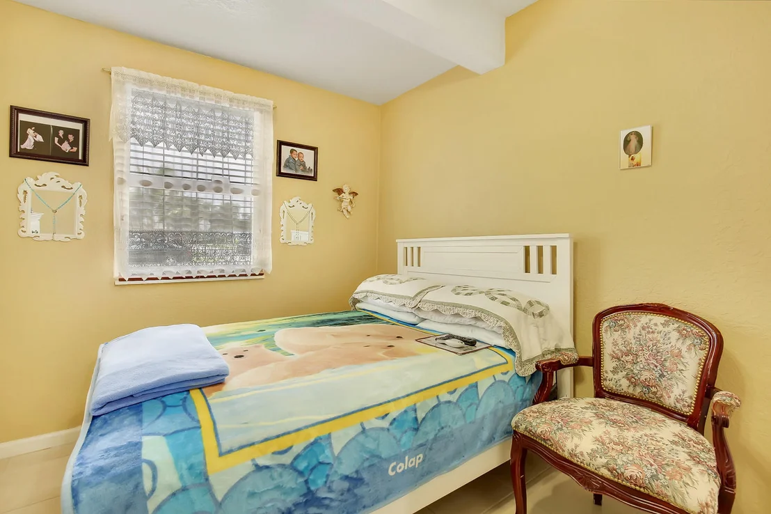 Photo of 2537 Cedarcrest Road