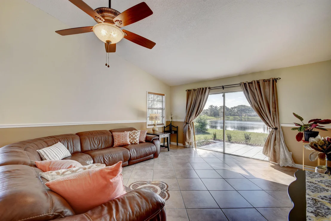 Photo of 1844 Edgewater Drive