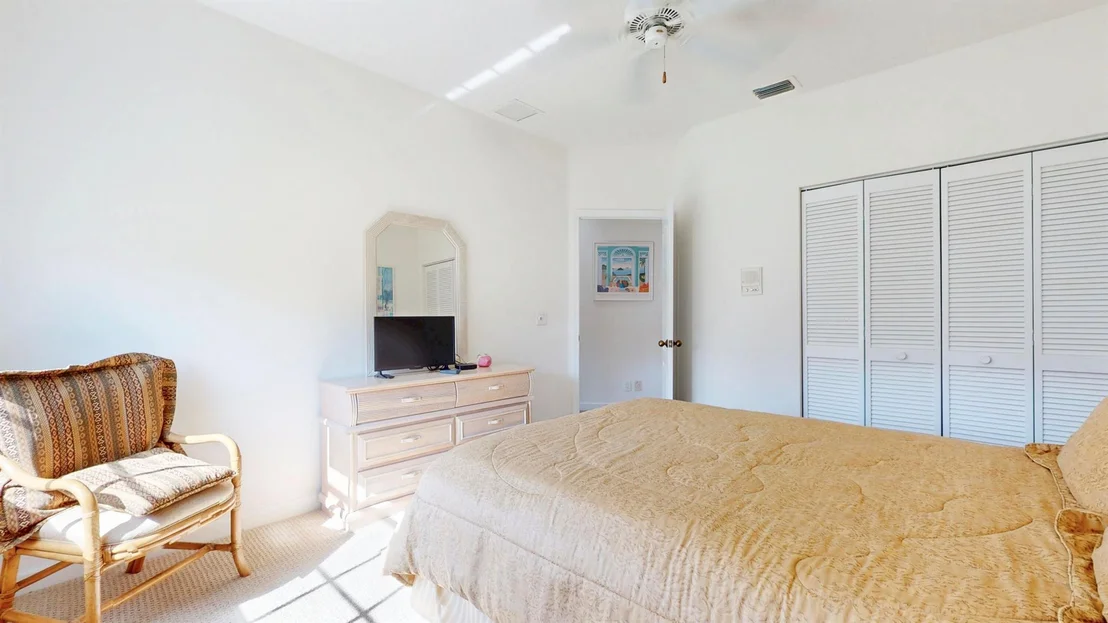 Photo of 262 Eagleton Estate Boulevard