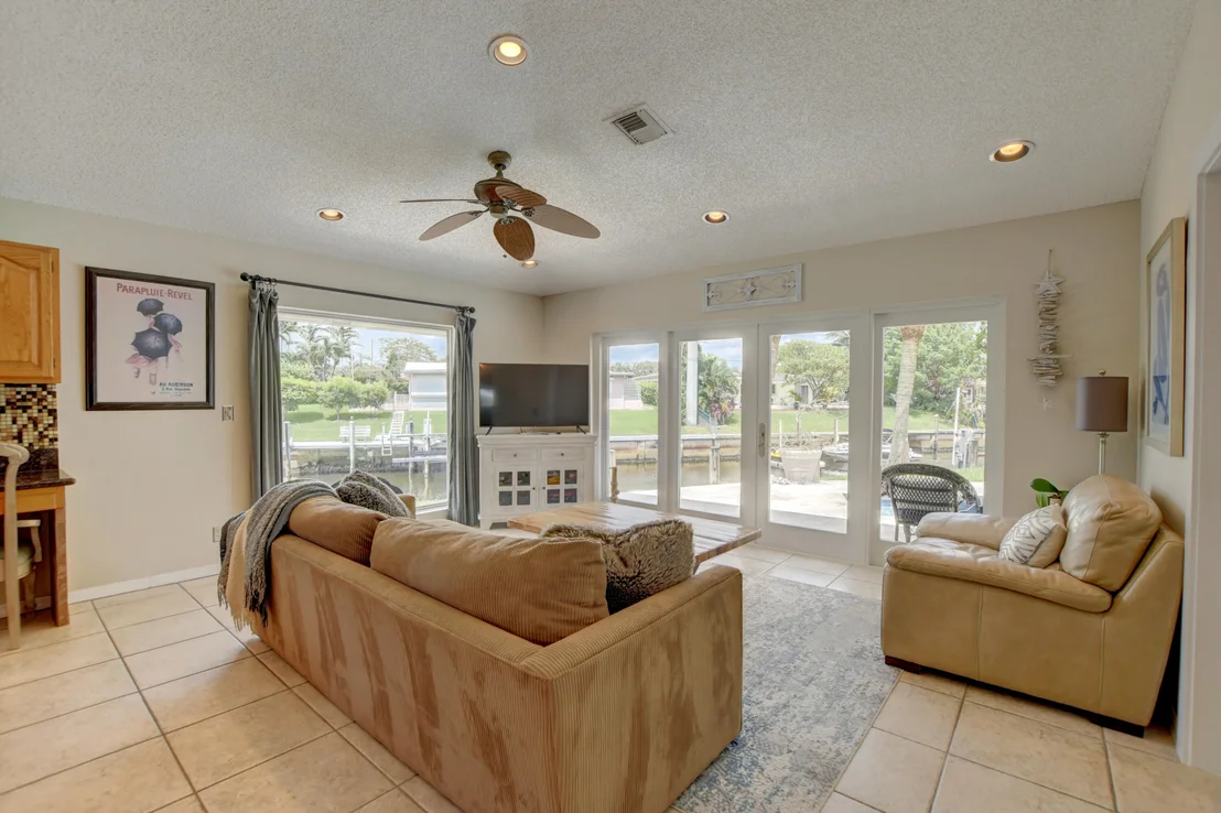 Photo of 800 Walnut Terrace