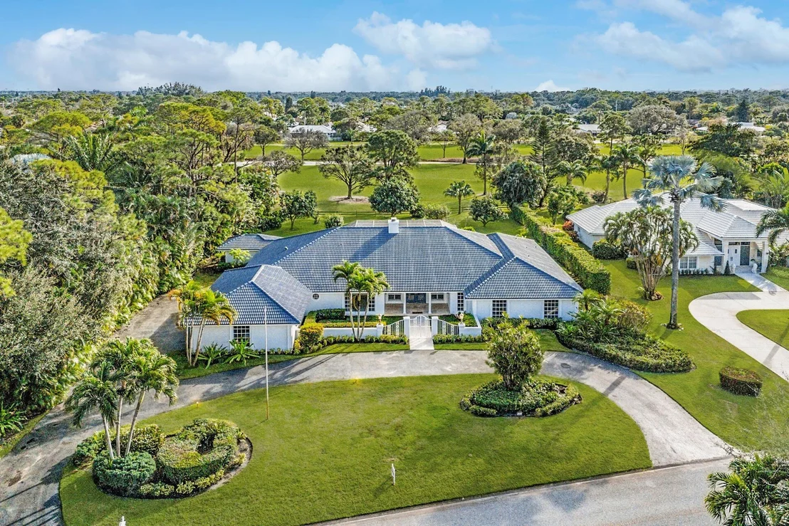 Photo of 650 Atlantis Estates Way