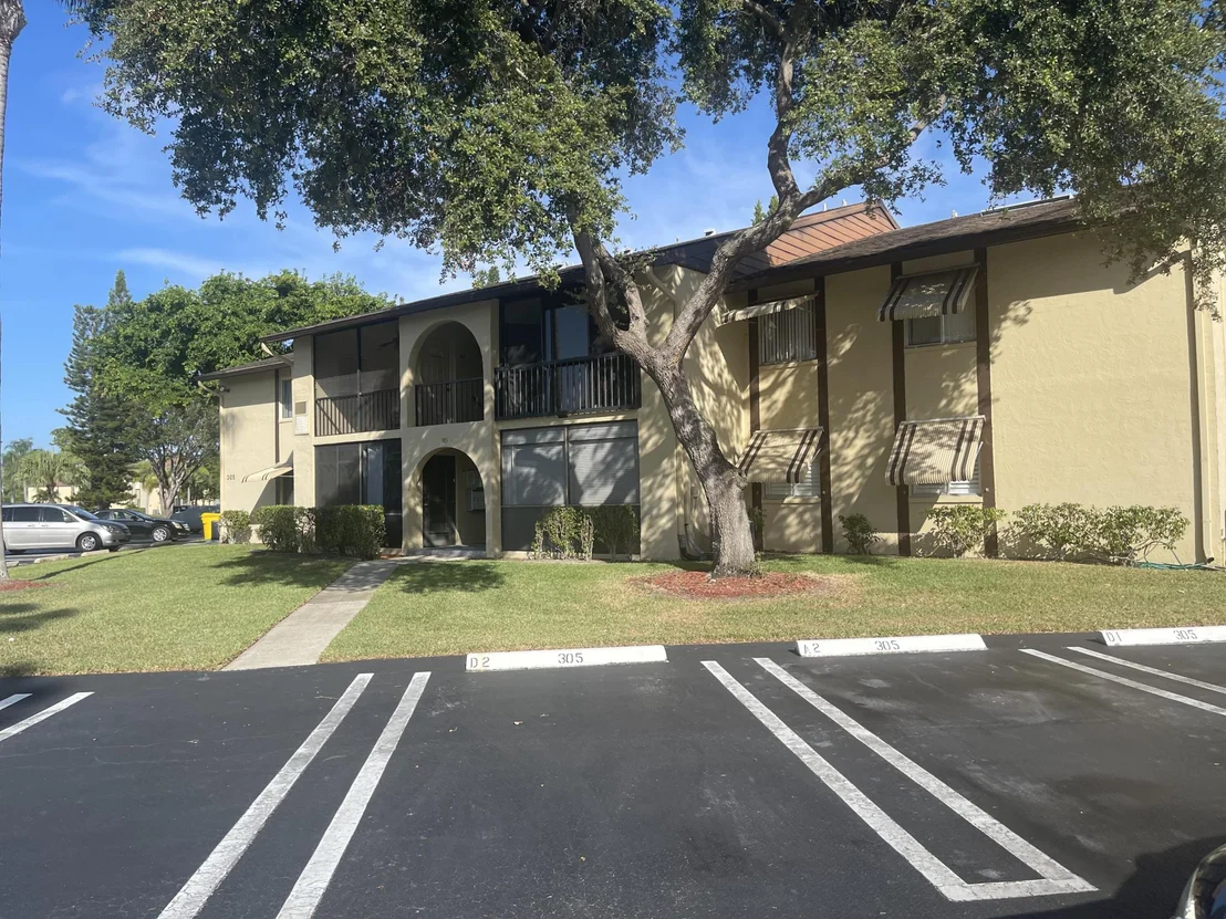 Photo of Unit B1 at 305 Pine Ridge Circle