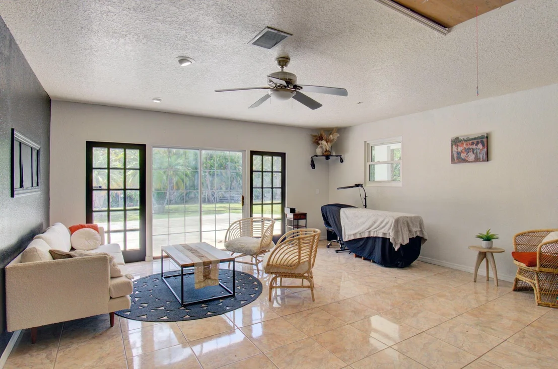 Photo of 4090 Mandarin Boulevard